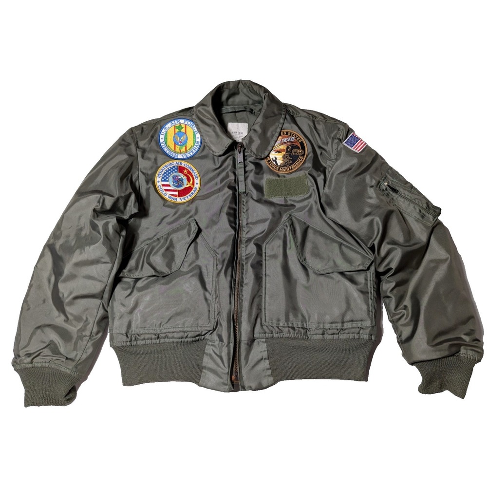 VTG US AIR FORCE CWU-45/P Men Medium Flyers Jacket Vietnam Cold War Vet‎ Patches